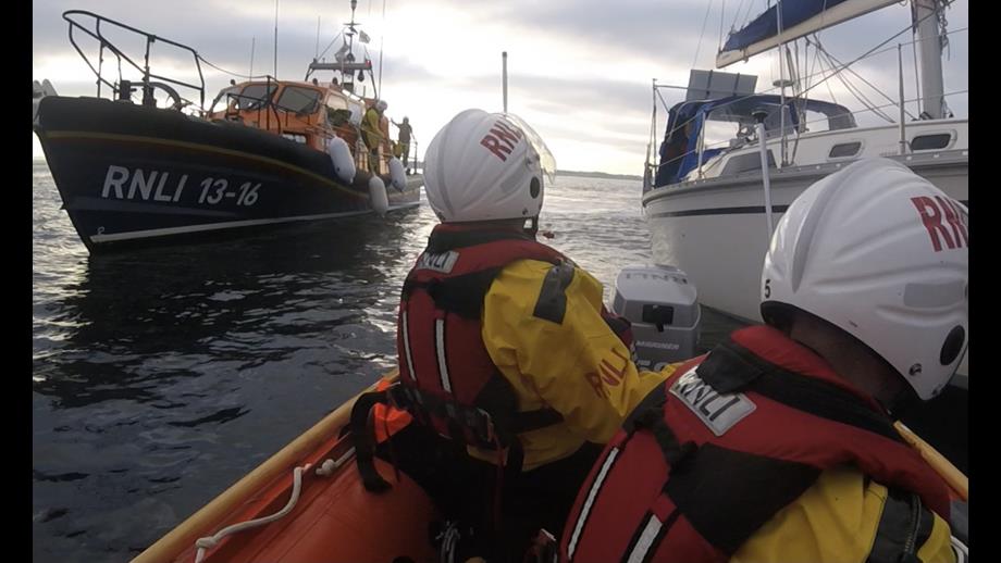 Amble lifeboat came to take over the tow south