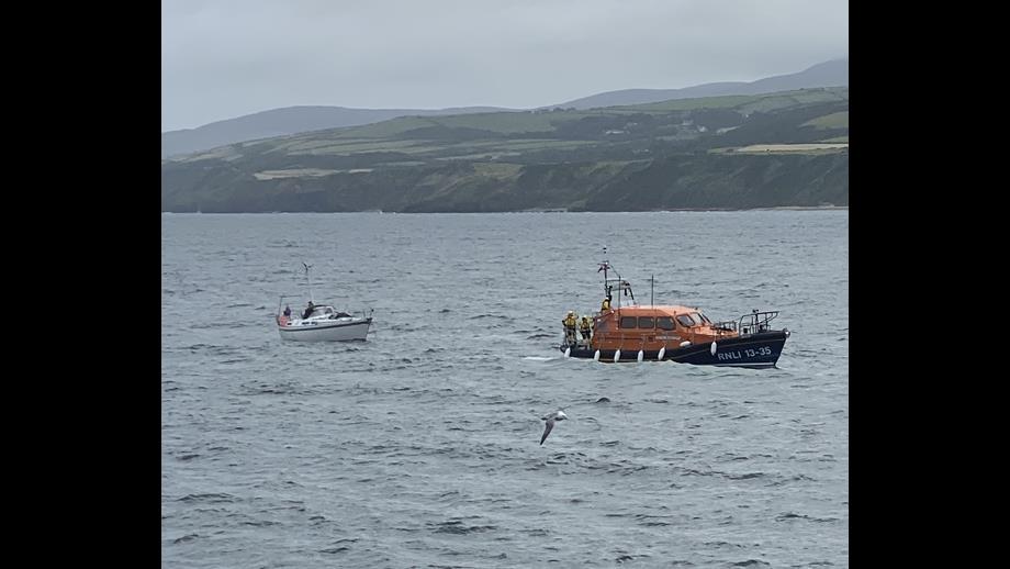 Peel lifeboat towing yacht 