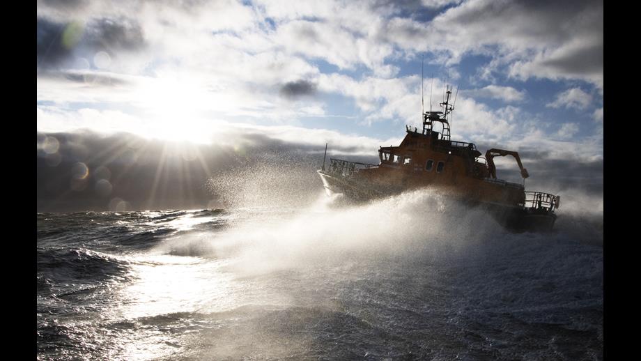 17-25 captured on rough seas whilst on exercise to the Needles Lighthouse