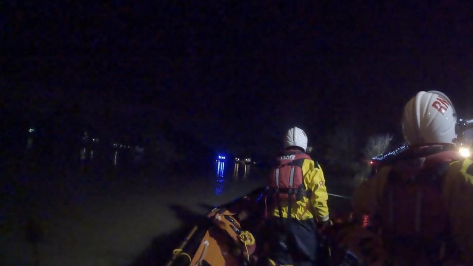 Nighttime narrowboat rescue
