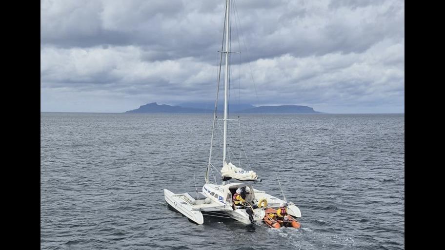 Y-boat and casualty vessel