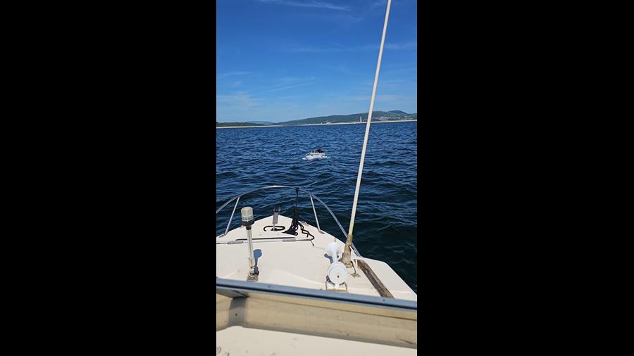 Port Talbot RNLI respond to a partially deflated dinghy