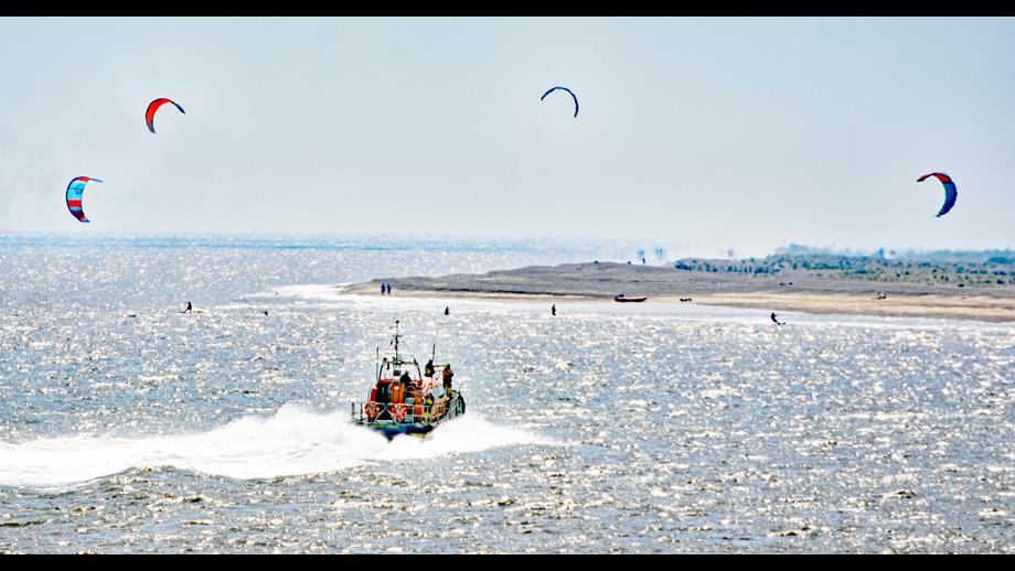 Lowestoft RNLI lifeboat heads to the aid of a windsurfer in difficulty
