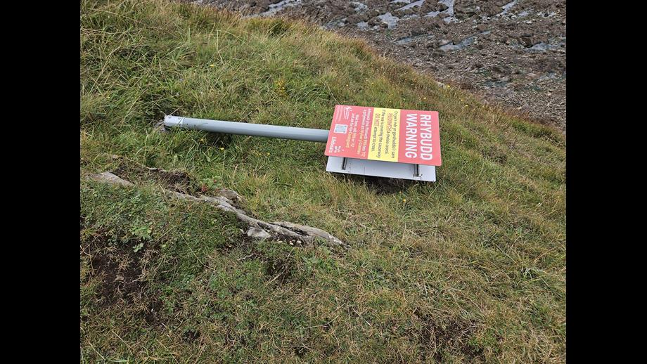 Damaged sign