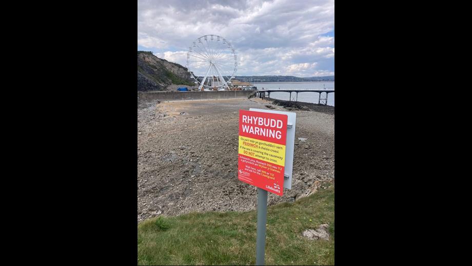 Sign before the damage 