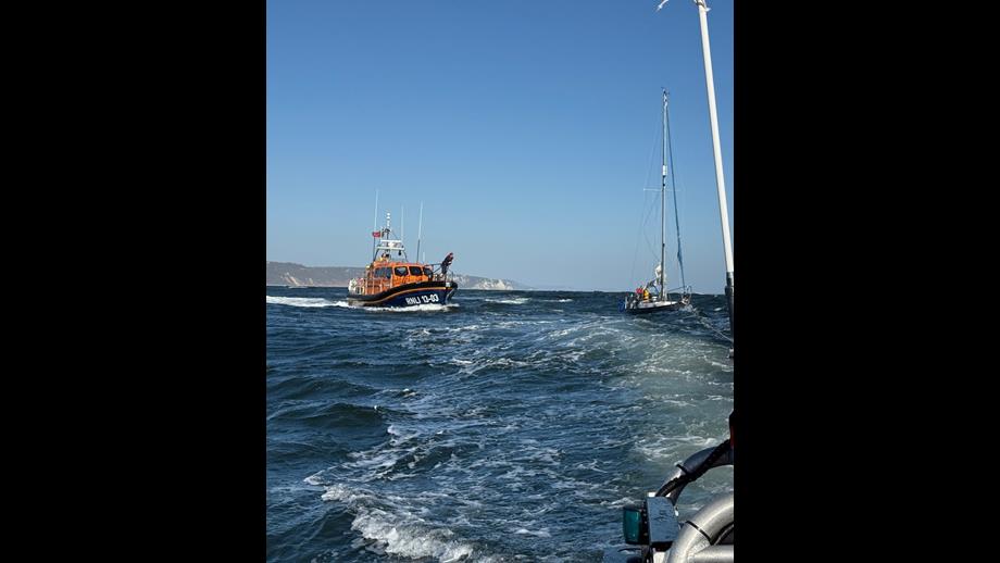 photo shows Shannon class ALB closing the casualty yacht