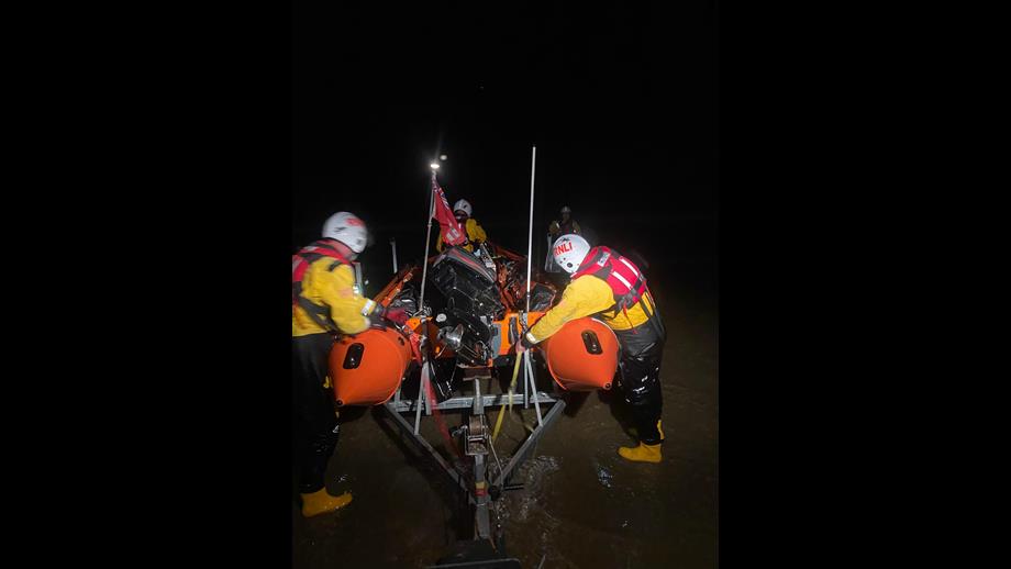 Port Talbot RNLI recover after confirming source of the flashing light