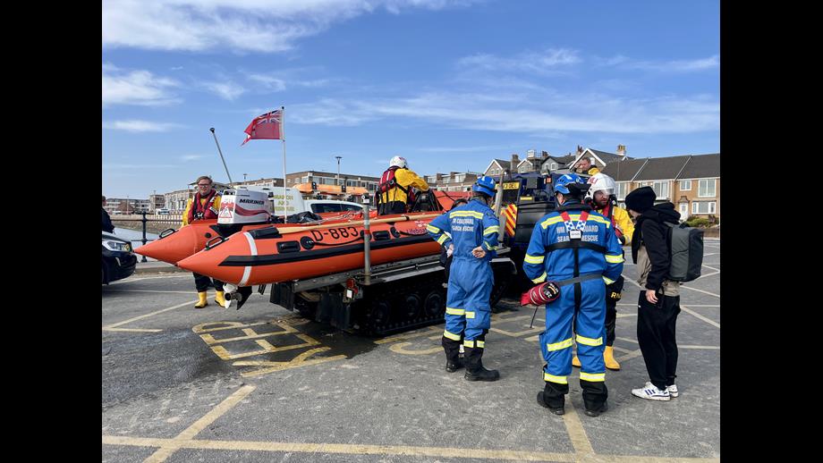 West Kirby RNLI and the Coastguard Rescue Team with casualties
