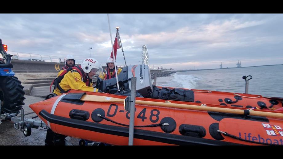 Port Talbot RNLI crew and shore crew securing the lifeboat. 