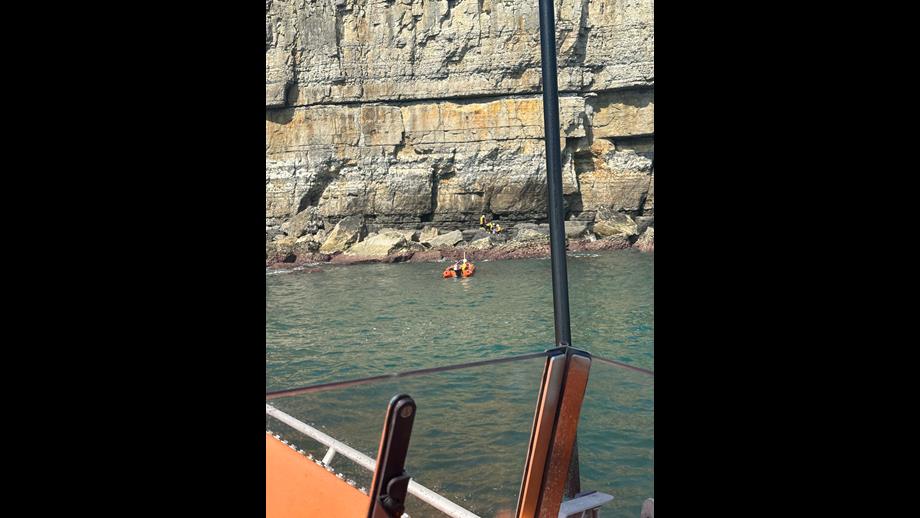 Swanage ILB and ALB on scene near Anvil Point to assist an injured climber.