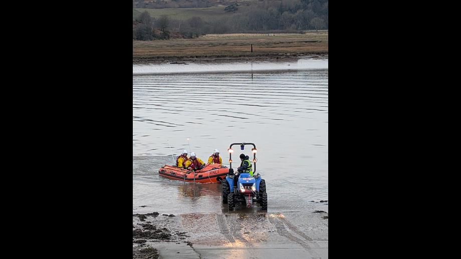 Lifeboat D-854 returns to Kippford after rescue 16th February 2025