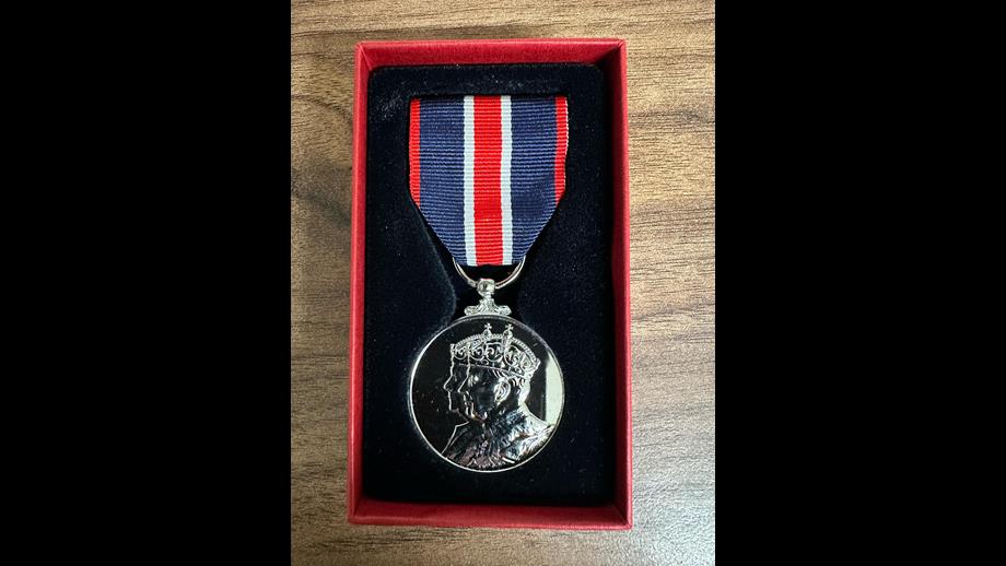 Kings Coronation Medal awarded to Wells RNLI In presentation box 
