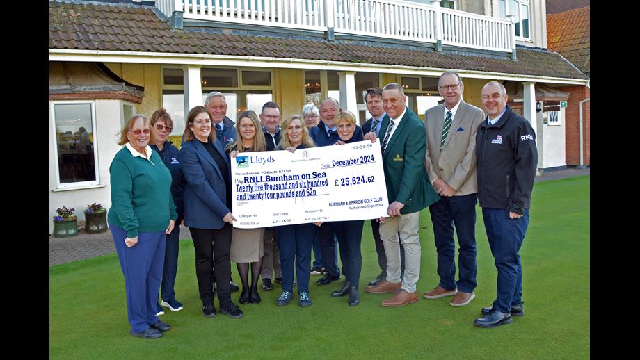 All those involved in the presentation, in front of the clubhouse