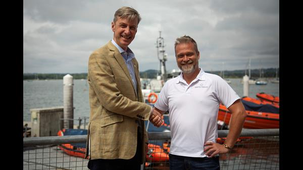 Peter Sparkes, RNLI Chief Executive (left) and Jelte Liebrand, Savvy Navvy Founder and CEO (right) meeting at RNLI in Poole.
