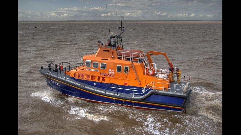 umber severn class lifeboat Pride of the Humber 17-05, moving from right to left
