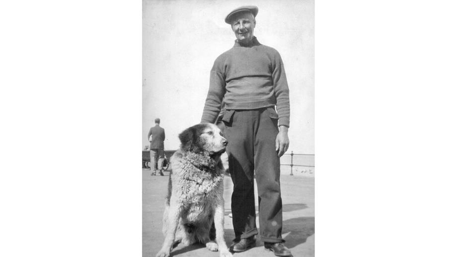 Henry Blogg with rescued dog Monte