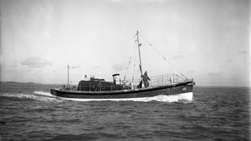 Black and white image of Gorleston lifeboat, Louise Stephens, while on trials