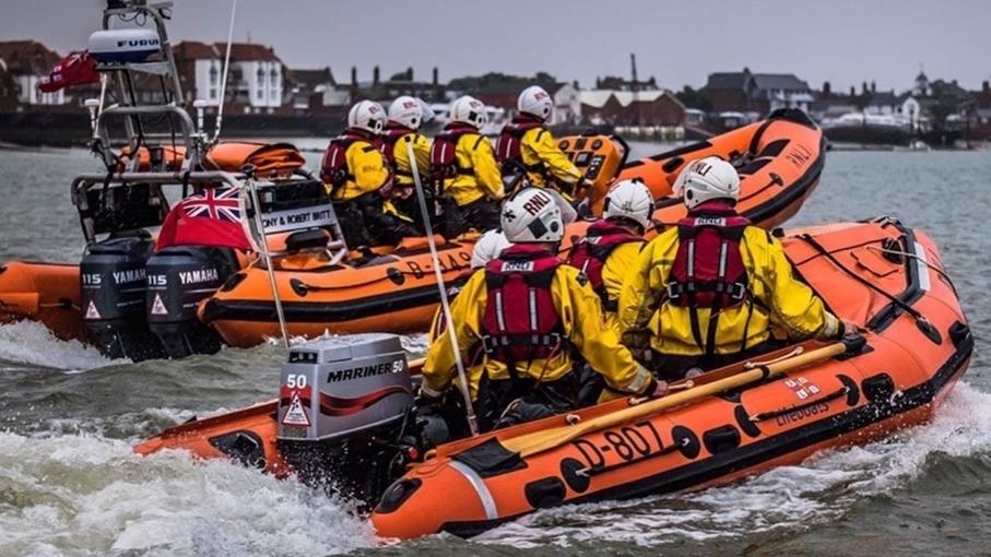Burnham-on-Crouch B-Class and D-Class lifeboats out on the water