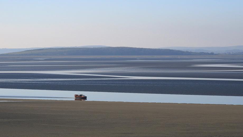 Morecombe’s hovercraft, Hurley Flyer, flies across the Kent Channel 