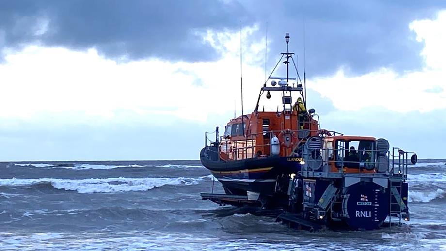 Llandudno’s lifeboat launching to the rescue on 27 September 2022