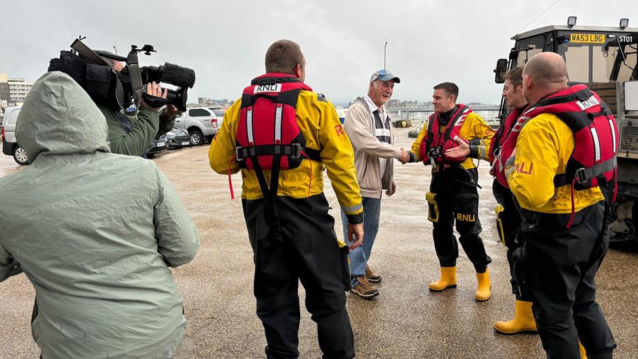 Allan returns to thank the crew who saved him
