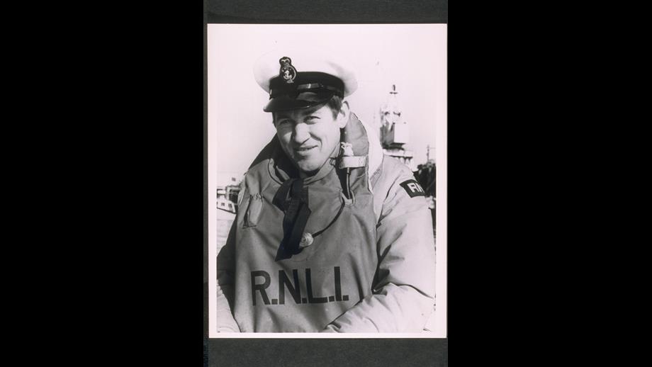 Coxswain Michael Scales